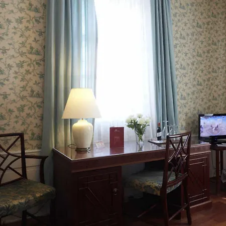 Hotel Snorrenburg Gmbh 3*