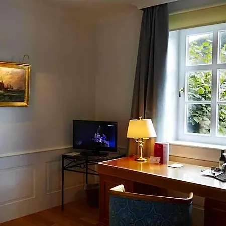 Hotel Snorrenburg Gmbh 3*