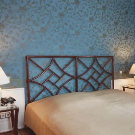 Hotel Snorrenburg Gmbh