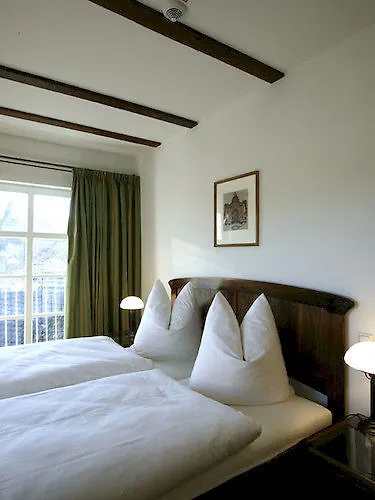 Hotel Snorrenburg Gmbh 3*