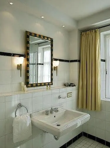 Snorrenburg Gmbh 3* Burbach (Siegen-Wittgenstein)